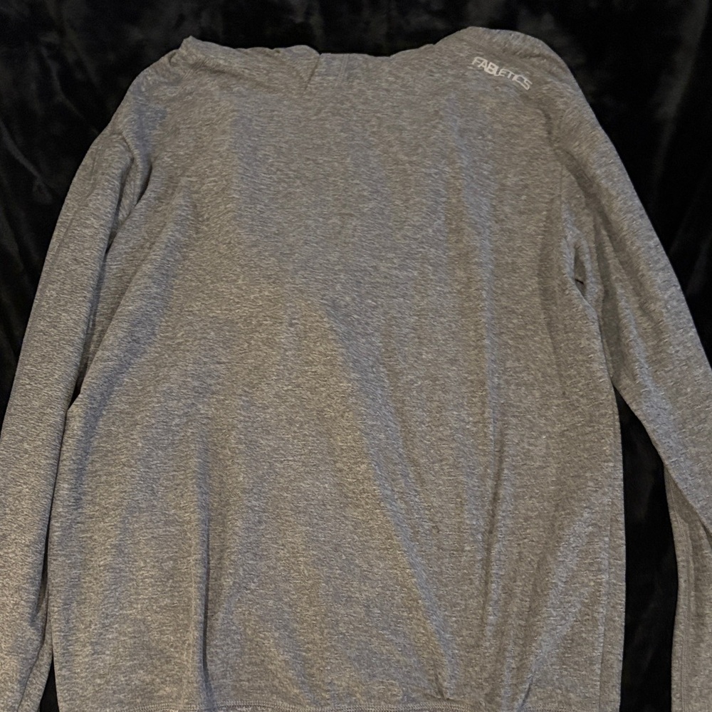 Fabletics Men's Long Sleeve Gray Tee